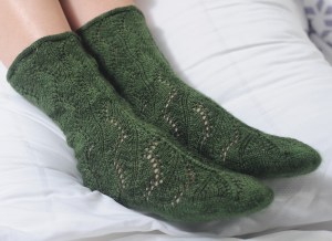 Twining Vines - The side to side symmetry of this lace design makes the vines merge in perfect mirror imagery at center front and back.